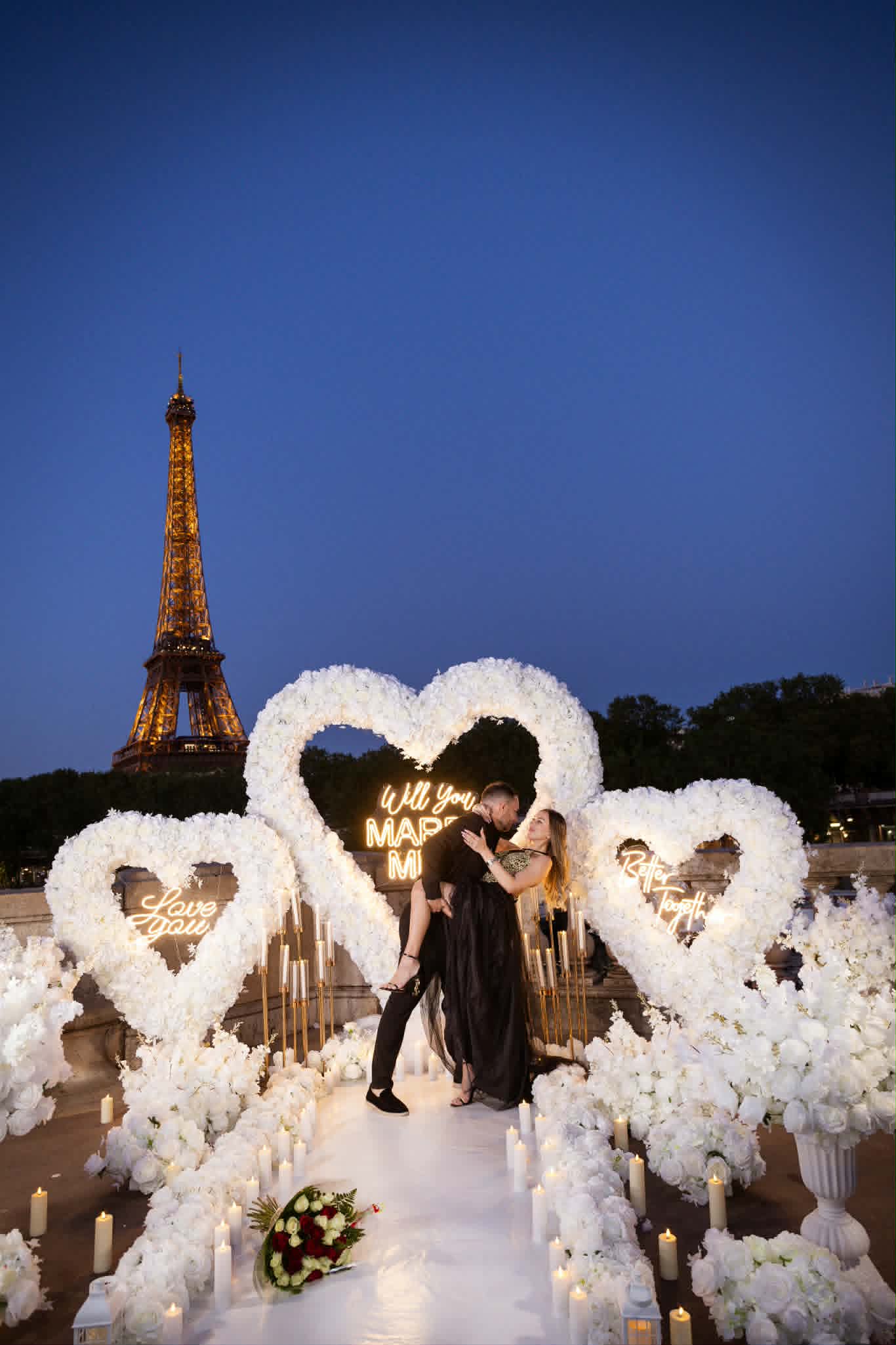 Private proposal in Paris on a rooftop